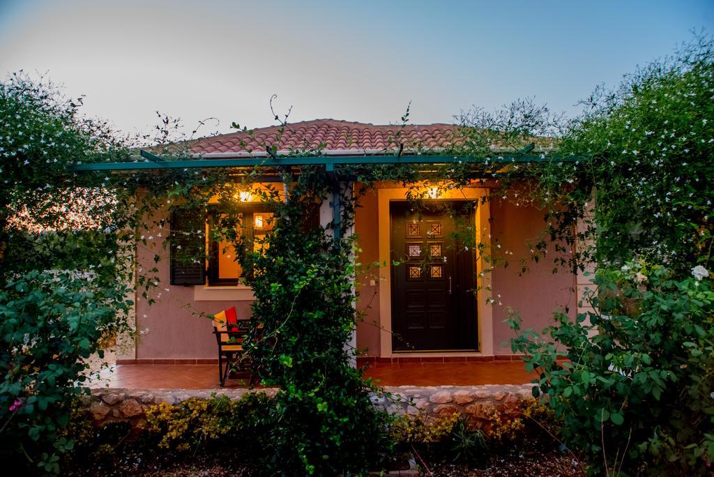 Korallis Villas Karavados Exterior photo