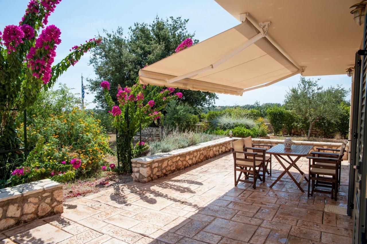 Korallis Villas Karavados Exterior photo